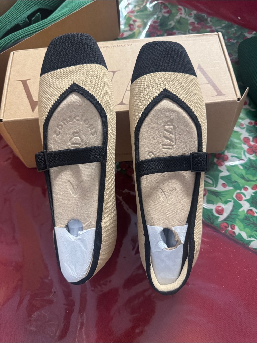 Vivaia Two-Tone Beige and Black Mary Jane Flats